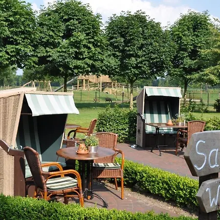 Ferienhof & Laurenz 4* 그로나우